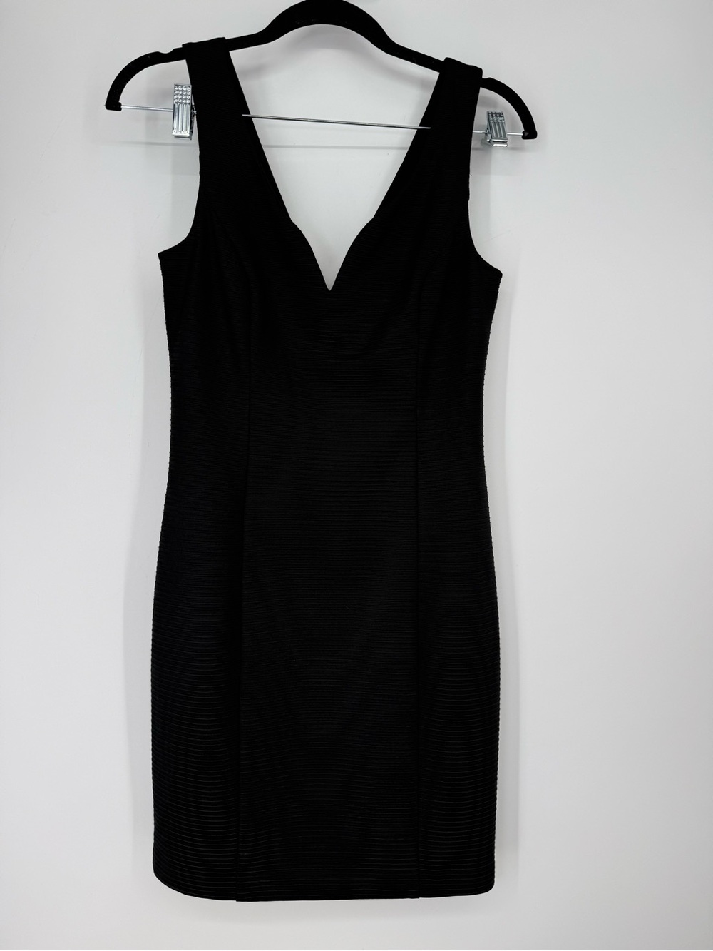 Guess Classic Black V-Neck Ribbed Bodycon Dress size 2